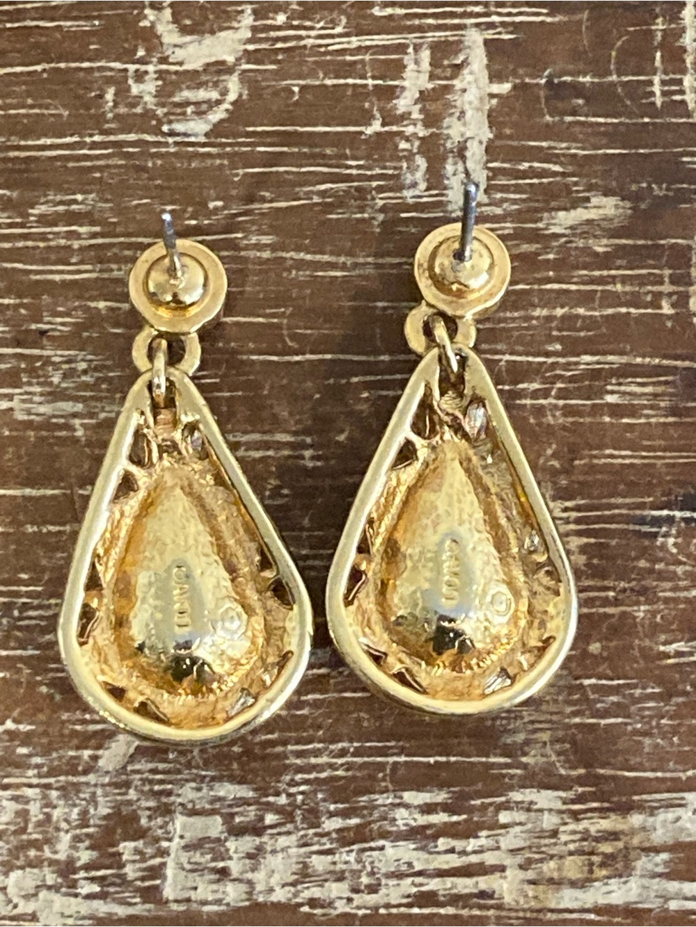 Vintage Avon Gold-Tone Teardrop Earrings with Blue Gemstone - Picture 3 of 10